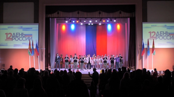 Котовск отметил День России праздничным концертом