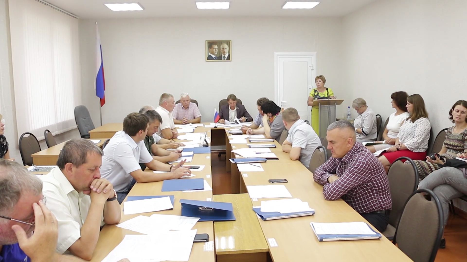Бюджетные рубли под контролем. На 65-м заседании городского Совета депутаты рассмотрели ход исполнения бюджет города за первое полугодие.