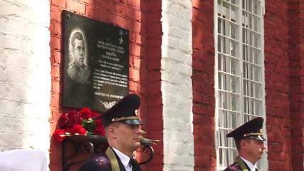 На здании  городского отдела полиции установлена  мемориальная  доска  в память нашего земляка  Героя Советского Союза Егора Комбарова. 